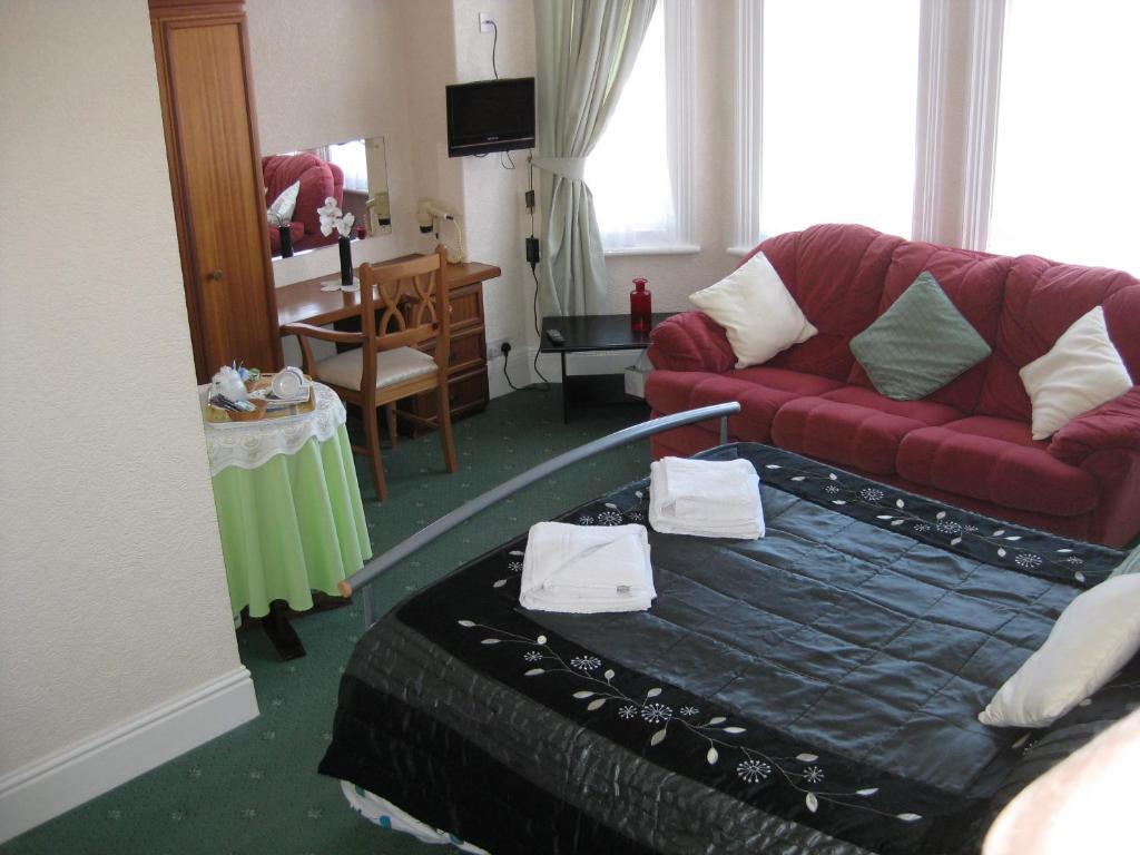 The Ashmount Hotel Rhos-on-Sea Room photo